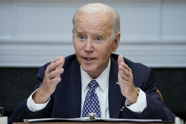 El presidente de Estados Unidos, Joe Biden, habla el 5 de mayo de 2023 en la Casa Blanca, en Washington, D.C. (AP Foto/Evan Vucci)
