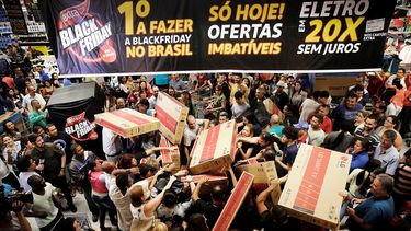 record de 7.400 millones en ventas en linea en black friday