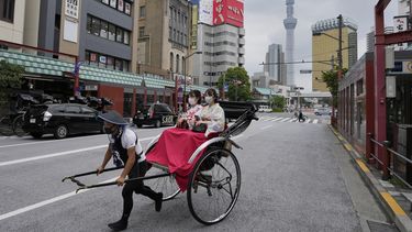 Japón vuelve a recibir a extranjeros tras medidas COVID