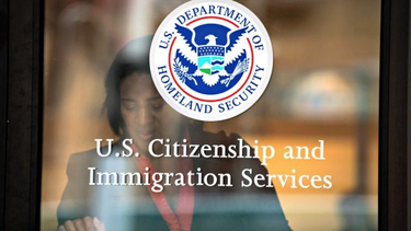 se modernizan las oficinas de emigracion de miami y ya no tendras que ir a las oficinas para  saber sobre tu caso