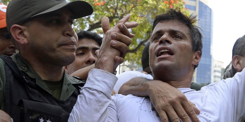 El dirigente Leopoldo López acudirá hoy a los tribunales para continuar el juicio que enfrenta desde hace dos meses por hechos violentos ocurridos en la capital en febrero