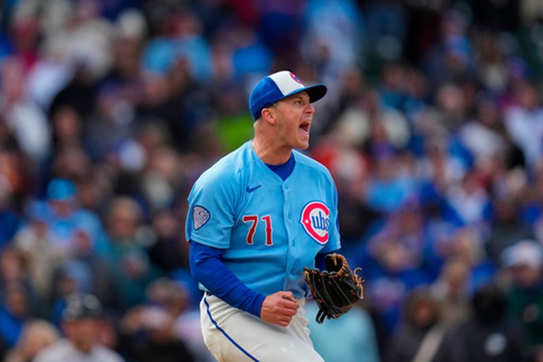 Jacob Webb de los Cachorros de Chicago tras ponchar a Gabriel Moreno de los Diamondbacks de Arizona, el viernes 1 de mayo de 2026, en Chicago. (AP Foto/Erin Hooley)