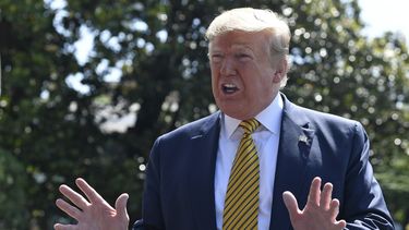 Trump niega conocer a mujer que dice que fue acosada por él