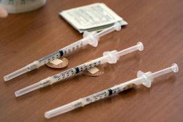 eeuu: expertos respaldan vacunas de moderna para ninos