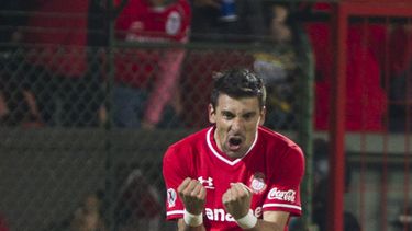 americateve | El jugador del Toluca, Edgar Ben&iacute;tez, festeja un gol contra el Am&eacute;rica en las semifinales del torneo Apertura el jueves, 5 de diciembre de 2013, en Toluca. (AP Photo/Christian Palma)