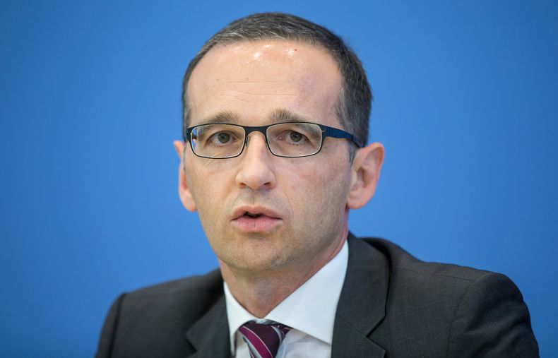 En esta foto del 22 de mayo del 2014 el ministro de justicia alem&aacute;n, Heiko Maas, asiste a una conferencia de prensa en Berl&iacute;n. El ministro dijo que la soluci&oacute;n ideal a la situaci&oacute;n de Edward Snowden, exanalista de la Agencia Na