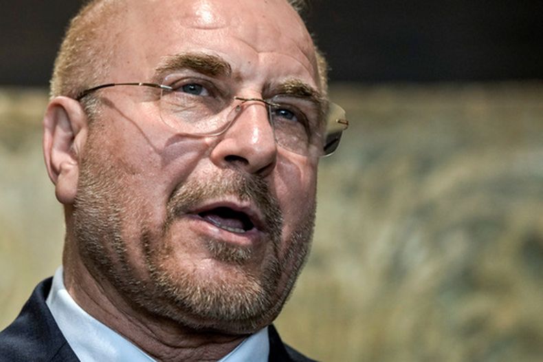 ARCHIVO - El presidente del parlamento iraní, Mohammad Bagher Qalibaf, habla durante una conferencia de prensa en Beirut, Líbano, el 12 de octubre de 2024. (AP Foto/Bilal Hussein, Archivo)