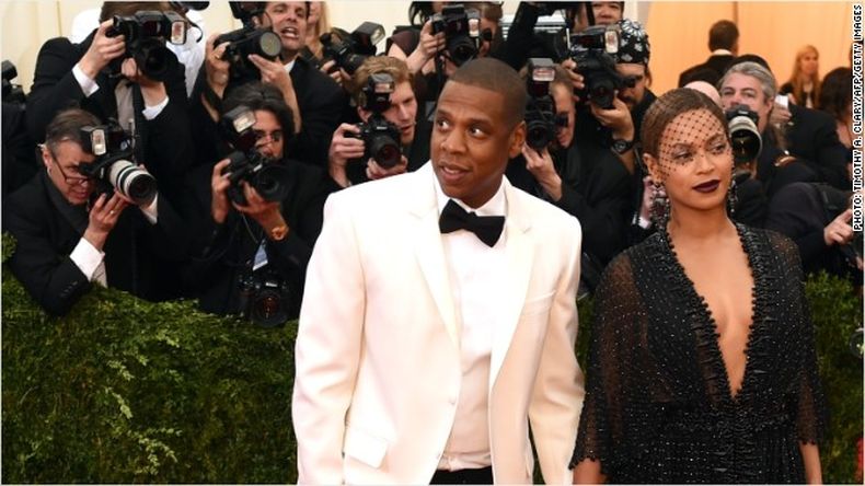 (CNNMoney) ? El magnate de la música Jay Z, ha adquirido lo que podría describirse como la empresa de champán más ostentosa del mundo: Armand de Brignac.