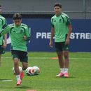 El volante mexicano Gilberto Mora calienta durante un entrenamiento previo al partido contra Ingaterra en los octavos de final del Mundial, el sábado 4 de julio de 2026, en la Ciudad de México. (AP Foto/Eduardo Verdugo)