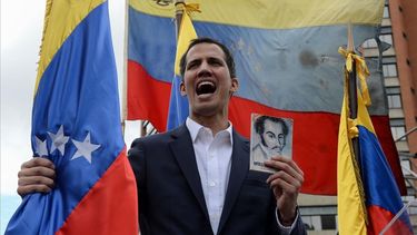 venezuela: en la cuerda floja guaido y el gobierno interino