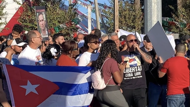 cubanos de tampa piden a congresista mantener embargo a la isla