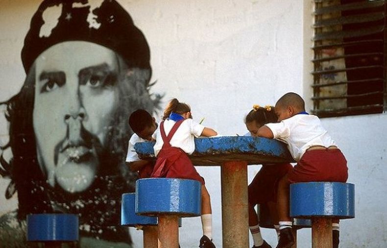 Directores, maestros y padres no reaccionan en Alamar para combatir la violencia de niños y jóvenes.