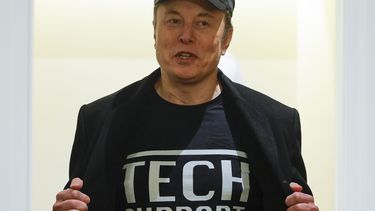 Elon Musk acude a una reunión de gabinete del presidente Donald Trump en Washington, el miércoles 26 de febrero de 2025. (Pool vía AP)