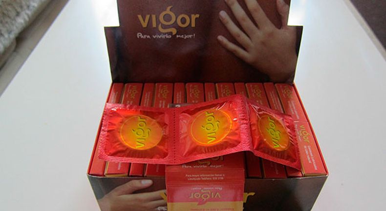 Autoridades cubanas culpan a proveedor por escacez de condones en la isla