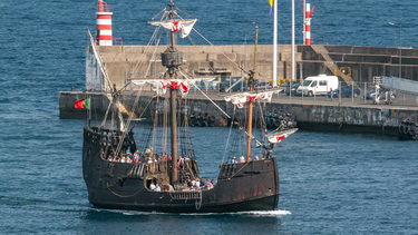 replica de la santa maria atracara en puerto rico