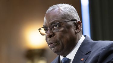 ARCHIVO - El secretario de Defensa de Estados Unidos, Lloyd Austin, testifica ante una comisión del Senado, el 31 de octubre de 2023, en el Capitolio, Washington. (AP Foto/Manuel Balce Ceneta, Archivo)