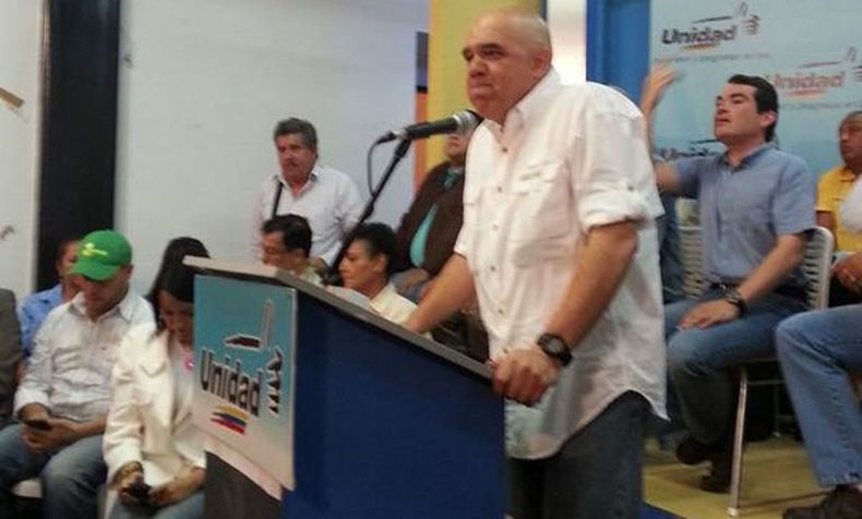 La mesa de unidad venezolana ha designado un nuevo secretario ejecutivo luego de mucha controversia. Durante el anuncio la coalición opositora llamó a una gran movilización de calle el próximo mes de Octubre