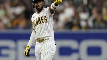 Profar y Clevinger brillan en triunfo de Padres ante Rockies