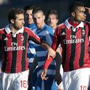 ARCHIVO - Kevin-Prince Boateng, mediocampista del AC Milan, hace un gesto en dirección de la multitud al salir de la cancha tras recibir insultos racistas el jueves 3 de enero de 2013, durante un partido amistoso en Busto Arsizio, cerca de Milán, Italia. (AP Foto/Emilio Andreoli, archivo)