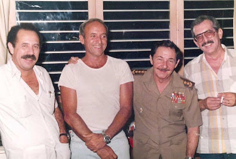 raul-castro-antonio-de-la-guardia.jpg