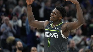 Edwards anota 44; Wolves propinan a Rockets su 13ra derrota