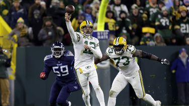 Aaron Rodgers dice que ha jugado con dedo fracturado