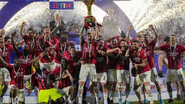 Ibrahimovic renueva por un año con el Milan