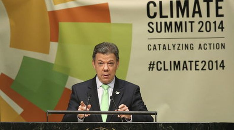 Colombia no va a ser castrochavista ni va a ser entregada a las Farc. Así lo aseguró el presidente colombiano Juan Manuel Santos en un acto en el que trató de despejar los temores que puedan tener los inversionistas ante las denuncias de algunos sectores