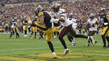 Trubisky lidera ofensiva de Steelers en triunfo sobre Bucs