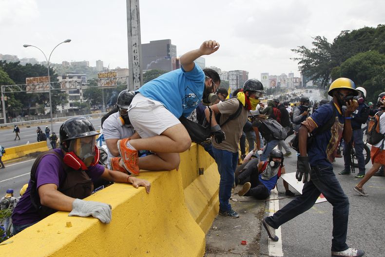 AMS-GEN_VENEZUELA-CRISIS_AP-EXPLICA-0.jpg