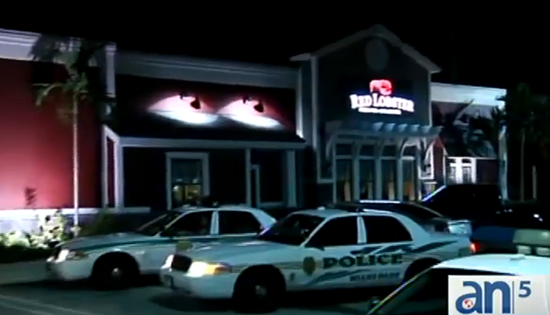 Los empleados de un popular restaurante Red Lobster ubicado en Kendall se llevaron el susto de su vida. Autoridades de Miami Dade están investigando el robo a mano armada del que fueron víctimas.