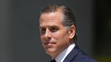 Hunter Biden, hijo del presidente Joe Biden, sale de un tribunal luego de una comparecencia, el 26 de julio de 2023, en Wilmington, Delaware. (AP Foto/Julio Cortez, Archivo)