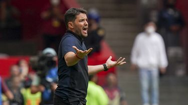 Argentino Larcamón se desvincula del Puebla de México