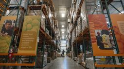 El banco de alimentos Capital Area Food Bank en Washington el 6 de noviembre del 2025. (AP foto/Mark Schiefelbein)