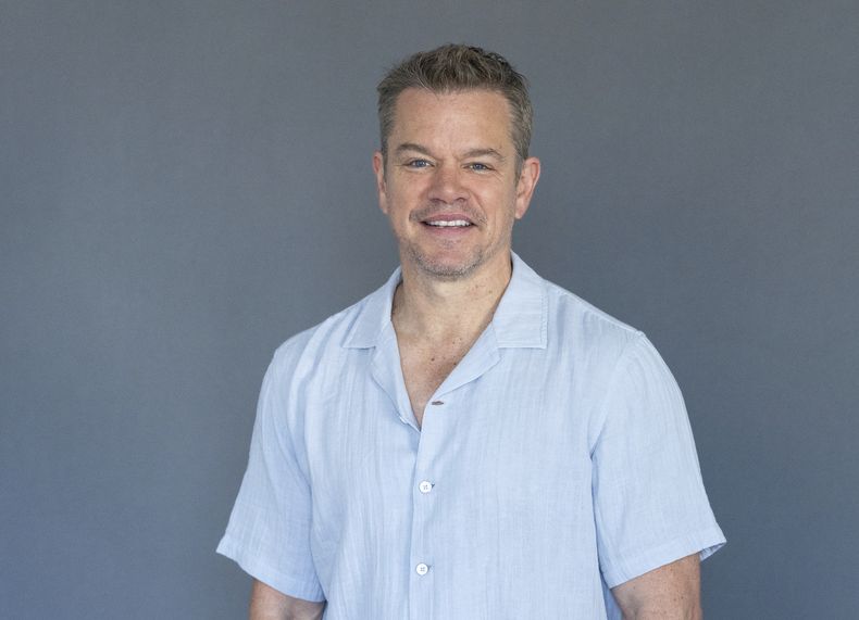 El actor Matt Damon posa para promocionar la película The Instigators el viernes 26 de julio de 2024 en Boston. (Foto AP/Reba Saldanha)