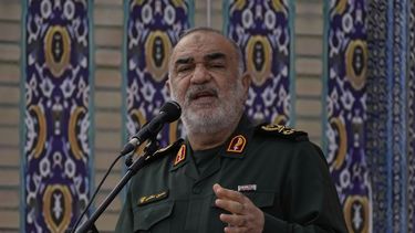 El jefe de la Guardia Revolucionaria de Irán, el general Hossein Salami, habla en una ceremonia que conmemora el primer aniversario de la muerte del difunto presidente iraní Ebrahim Raisi, en Teherán, Irán, el jueves 15 de mayo de 2025. (AP Foto/Vahid Salemi)