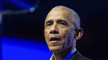 ARCHIVO - El expresidente estadounidense Barack Obama habla durante un evento el 5 de diciembre de 2024 en Chicago. (AP Foto/Erin Hooley, Archivo)