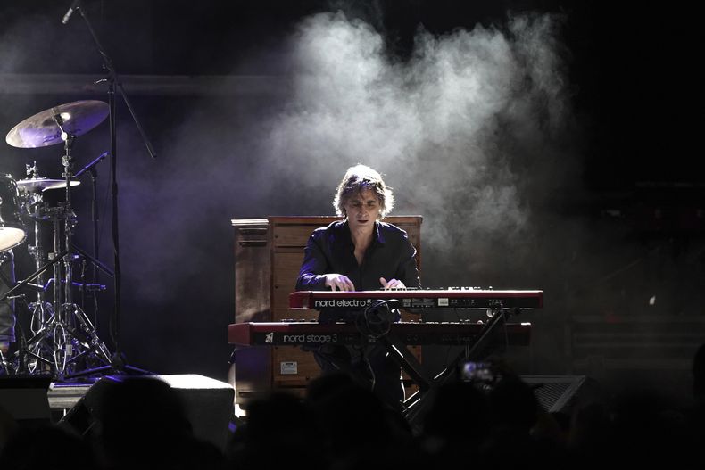 La banda española Duncan Dhu durante su presentación en la 25ª edición del festival de música Vive Latino en la Ciudad de México, el sábado 15 de marzo de 2025. (Foto AP/Aurea Del Rosario)