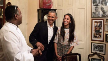 obama se come un solomillo en el corazon de la habana
