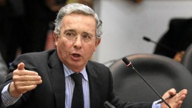 el partido de uribe arrasa en las elecciones legislativas de colombia.