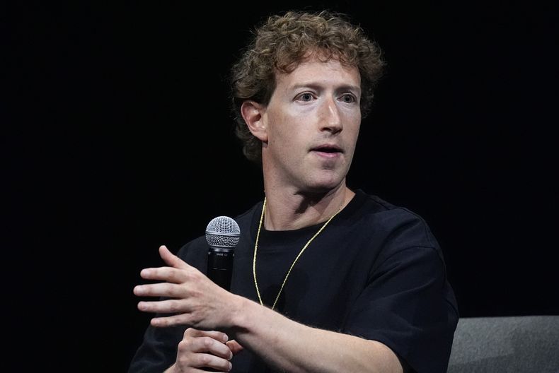 Mark Zuckerberg, director ejecutivo de Meta, durante una conferencia en el Centro de Convenciones de Colorado, en el centro de Denver, el lunes 29 de julio de 2024. (AP Foto/David Zalubowski)