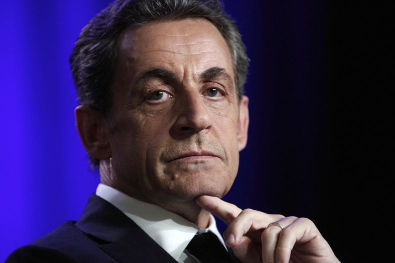 El expresidente francés Nicolas Sarkozy en Asnieres, en las afueras de París, el 24 de marzo del 2015. (AP foto/Thibault Camus)