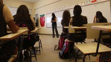 mas de 150 maestros de escuelas municipales de sj obtienen permanencia
