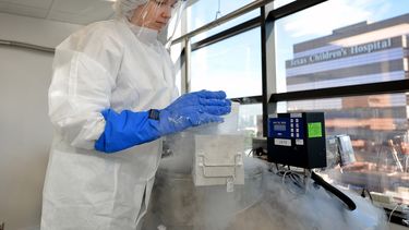 cuba, primer pais del mundo en eliminar transmision del sida de madre a hijo