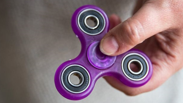 que es el fidget spinner, el juguete que fascina a los ninos y por que esta causando tanta controversia en las escuelas