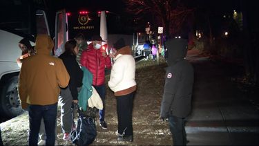 Autobuses procedentes de Texas dejan migrantes en Washington