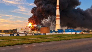 ¡INCENDIO EN TERMOELÉCTRICA EN CUBA! Santa Cruz pierde una unidad y se agrava la crisis eléctrica