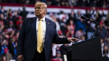Trump a votantes: Confíen en mí, la economía se recuperará