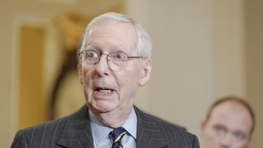 El líder de la minoría en el Senado, el republicano Mitch McConnell, habla en una conferencia de prensa en el Capitolio el miércoles 17 de enero de 2024, en Washington. (AP Foto/Mariam Zuhaib)
