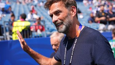 Jürgen Klopp, señalado para ser el próximo técnico de la selección de Alemania, previo al partido entre Francia y Marruecos por los cuartos de final del Mundial, el jueves 9 de julio de 2026, en Foxborough, Massachusetts. (AP Foto/Martin Meissner)